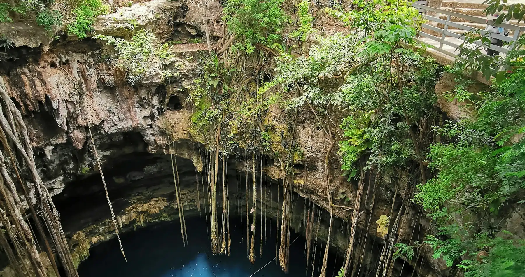 cascade dans un cenote